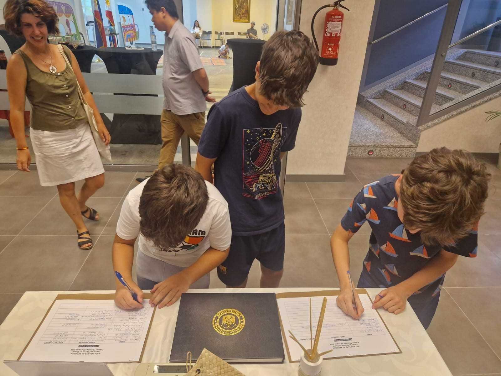 F Some of the Spanish kids registering for the Pista ng Laro at Merienda